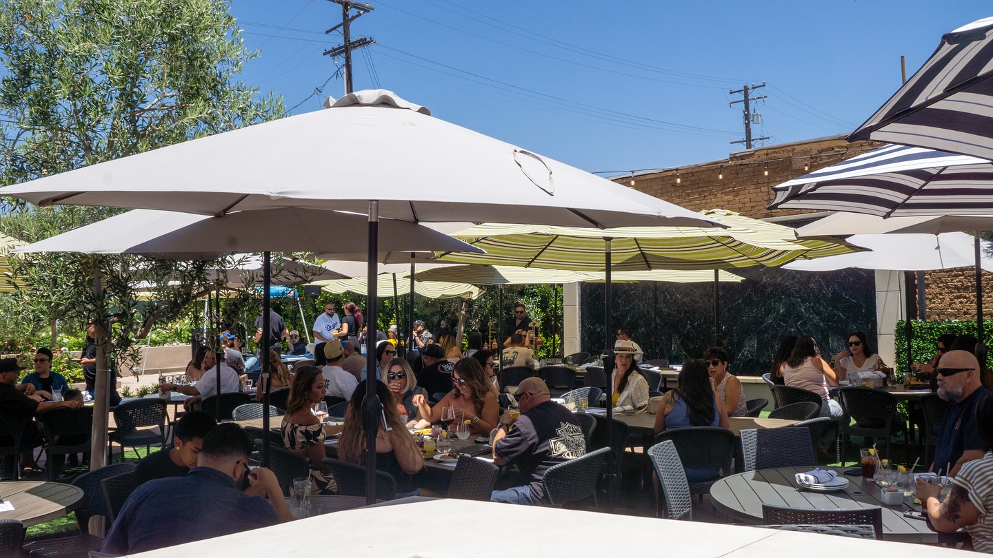 Patio vibes + Margarita Mondays = perfection.
🍹✨ $20 margarita flights every Monday, who’s in?
#margarita #margaritaflight #parque1055 #santapaula #805eats #eats #drinklocal #patiovibes #cocktaillover #craftcocktails #happyhour #venturacounty #foodie #805 #patio