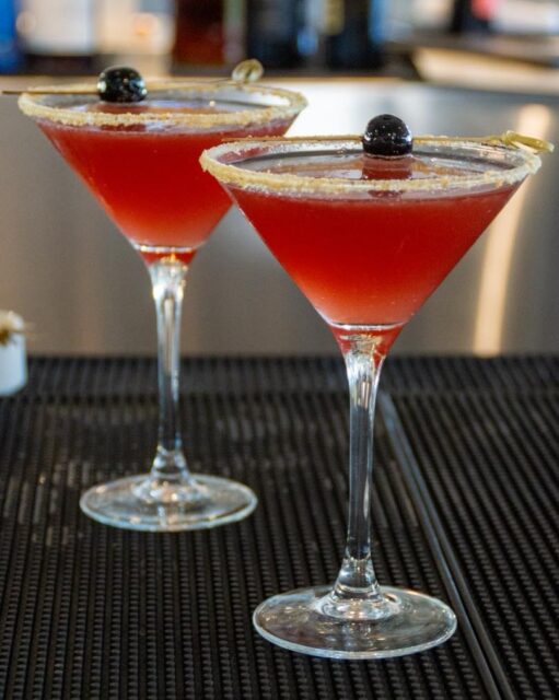 🍸 Martini Club at Parque 1055 🍸
Mark your calendars: This Thursday! November 13th, 6–7:30 PM
$35 gets you two of this month’s specialty martinis, a tasty appetizer, and vibes from a live pianist 🎹✨
Spots are limited. Send us a DM, or text 805-626-4830 to save yours!
Pssst… use the secret code: Bing Bling 😉
#martini #parque1055 #santapaula #cocktails #venturacounty #805events