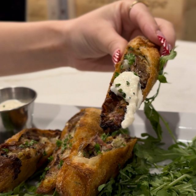 Parque Pockets and other happy hour menu favorites save the day, and your wallet.

Join us for one of the best happy hours in Santa Paula, daily from 3–6 PM at Parque 1055. 

#restaurant #santapaula #beef #eats #happyhour