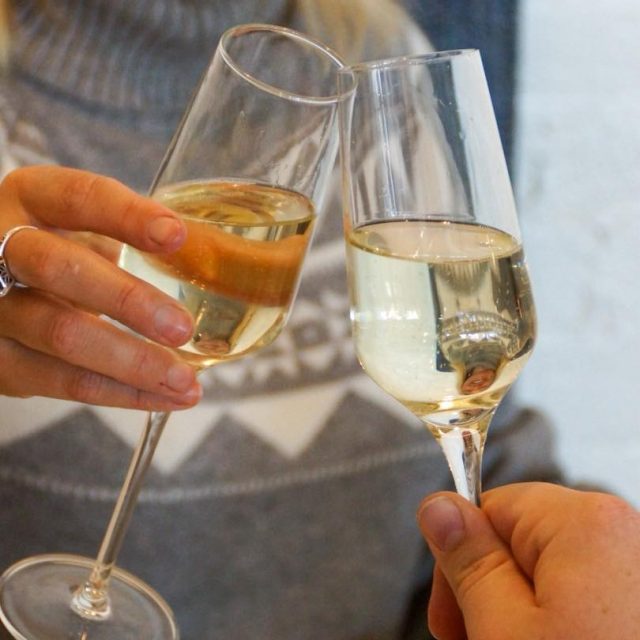 💘 Valentine’s Day is just two weeks away! 
Make sure to book your reservations early to secure your spot.

✨ Special menu and cocktail lineup coming soon… you won’t want to miss it! 

#valentinesday  #datenight  #parque1055 #galentines #805events