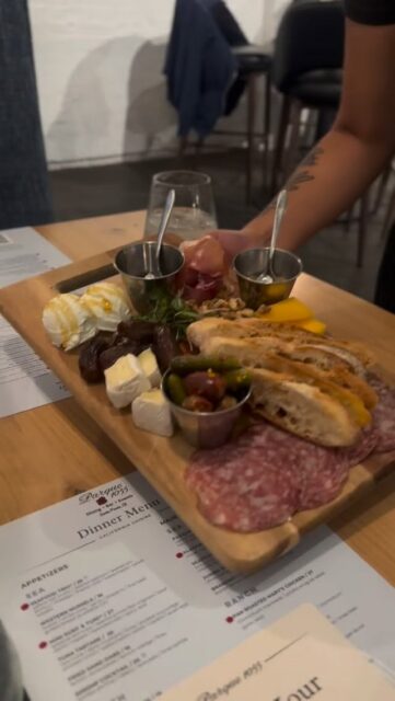 Join us for Galentine’s Week at Parque 1055 💕
February 9th–13th

Choose from two pasta dinners, ½ salad, bread, and a specialty cocktail 🍝🥗🍸

Perfect for a girls night out! ✨

#galentinesday #valentinesday #santapaula #restaurant #foodie