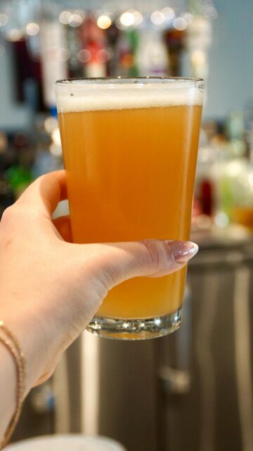 Residents Nights ✨
Mon–Wed
$2 Michelob Ultra & @redenginebrewing Hazy
Happy hour menu until 9 PM

Let’s meet at the Parque! 🍻

#venturacounty #restaurants #foodie #specials #happyhour