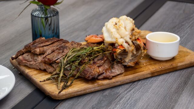 The ultimate Valentine’s Day duo 🥩🦞
Steak and lobster served with whipped mashed potatoes and our housemade clarified butter.

Join us at Parque 1055 for a night made for celebrating.

#parque1055 #valentinesday #surfandturf #eats #805food
