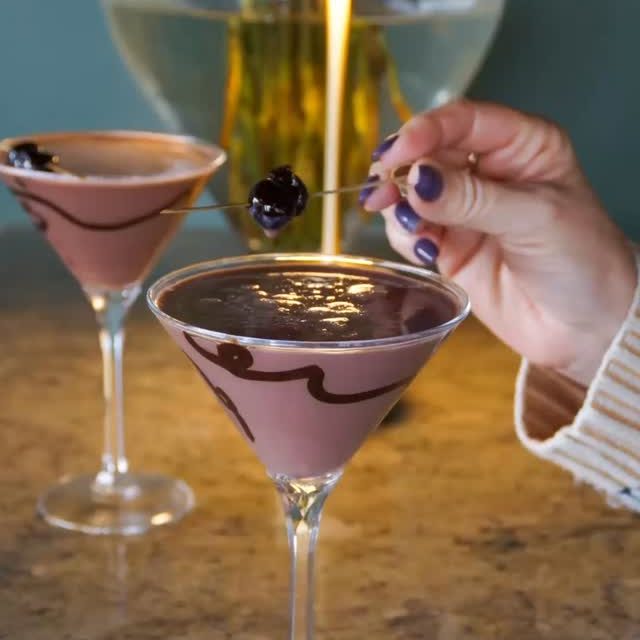 Still craving a little sweet and chocolate after Valentine’s? We’ve got you 🍫🍸

Join us for Martini Club at Parque 1055
📍 1055 E Main St, Santa Paula, CA 93060

Enjoy 2 handcrafted martinis, appetizers, and live music—the perfect post-Valentine’s treat.

✨ Reservations recommended
📩 Send us a DM or 📞 call the restaurant to reserve your spot

#santapaula #restaurant #martini #805events #cocktails