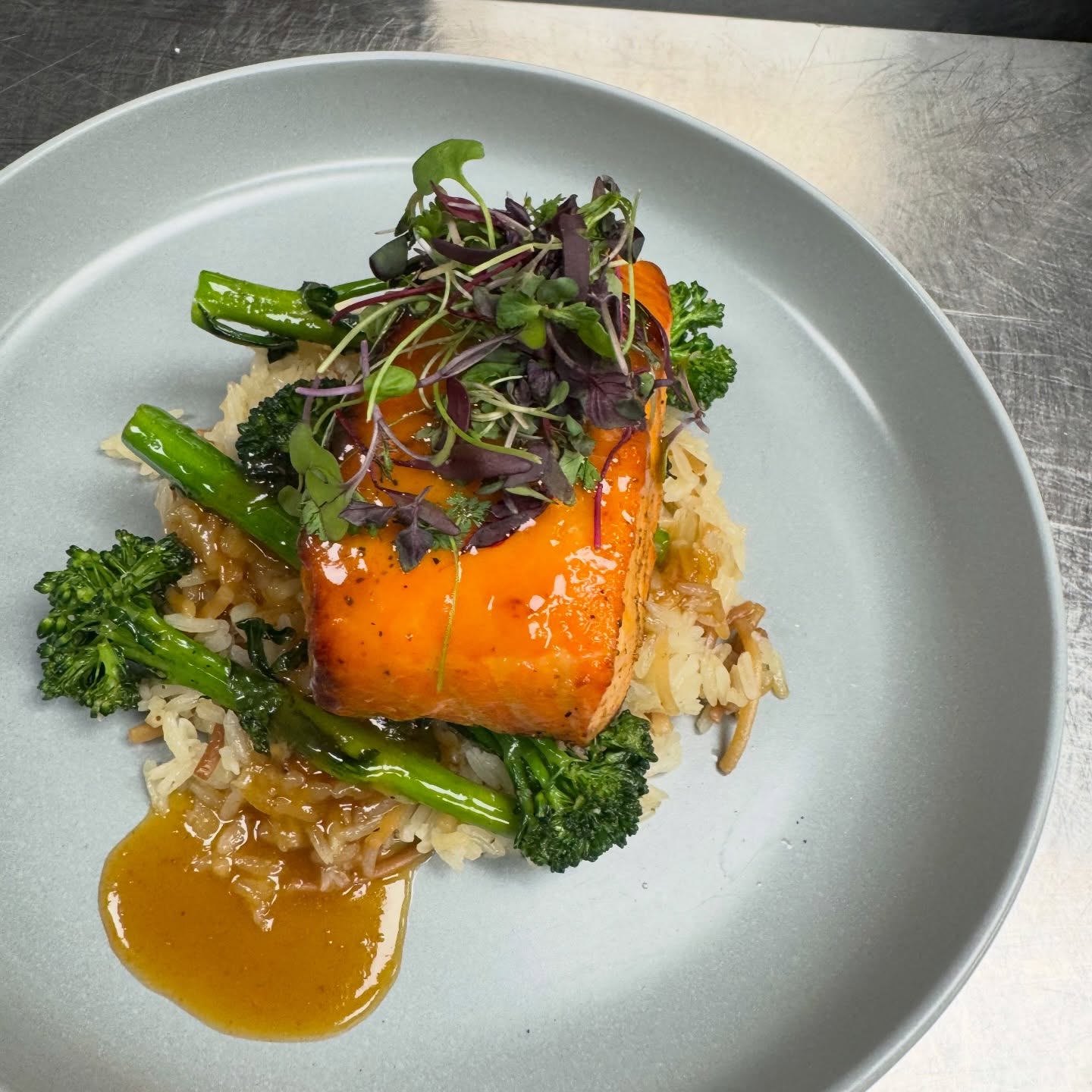 Weekend Special ✨

Scottish Salmon with a savory miso glaze, served with rice pilaf and broccolini sautéed with garlic. Fresh, flavorful, and the perfect way to enjoy your weekend at Parque 1055.

Join us on the patio and treat yourself to something special. 🐟🥦

#foodie #foodlovers #instafood #dinneridea #foodstagrams
