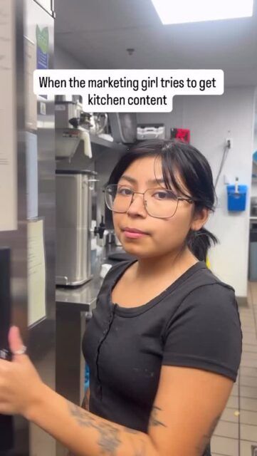 Everyone’s a movie star when the marketing girl pulls up for content shoots.... or runs and hides! Either way it’s a fun day!😅😂

#santapaula #restaurant #behindthescenes #eats #funny