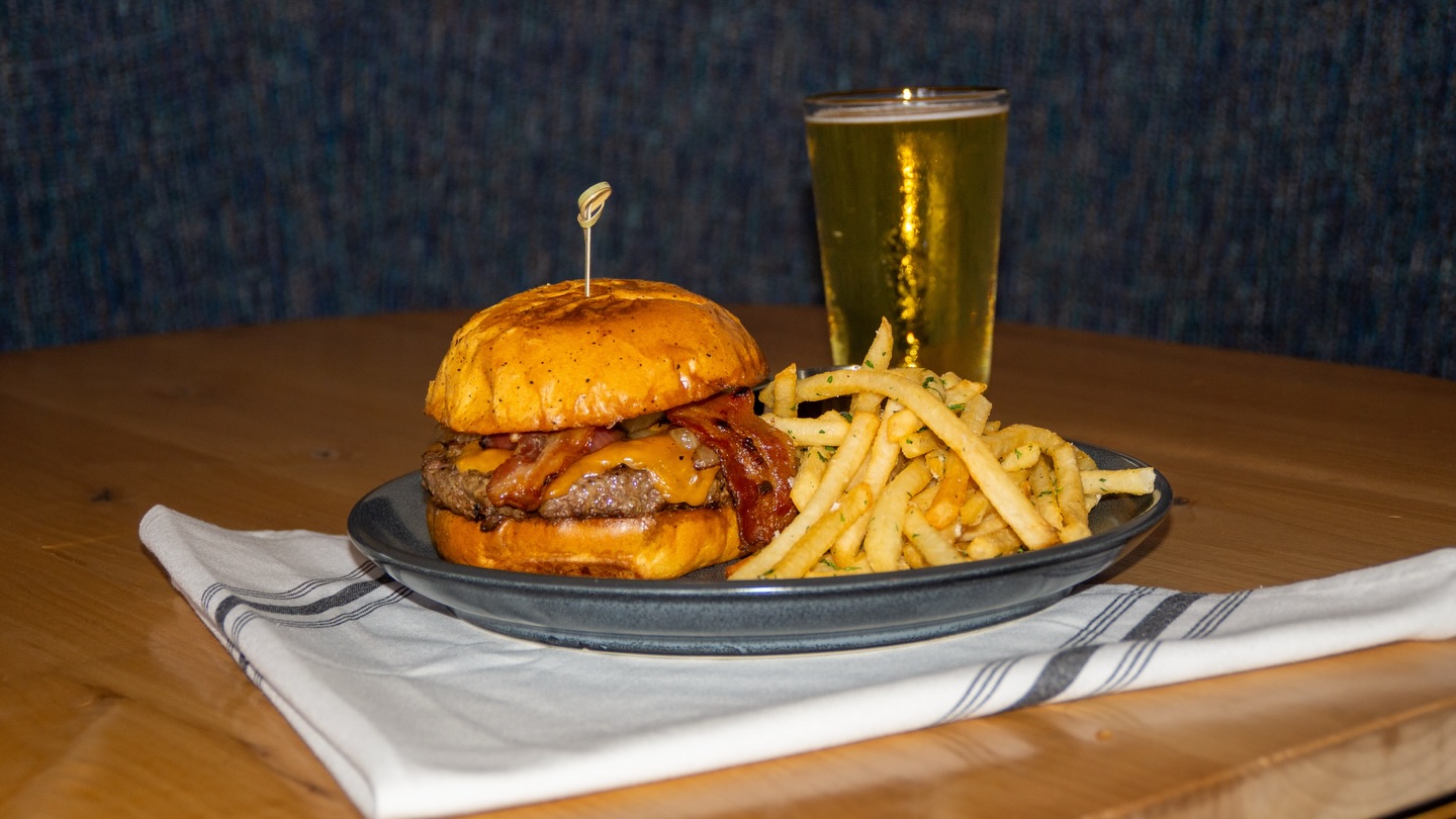 🍔 + 🍺 + 🍟 = ❤️

It’s Burger & Beer Wednesday at Parque 1055!

$25 gets you a juicy burger, crispy fries, and an ice-cold beer! Midweek never tasted this good. 😋

#burgerandbeer #parque1055 #midweektreat #burgerlovers #cheerstothat