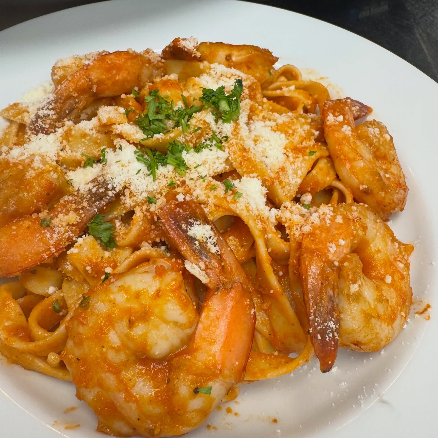 Tonight’s special is calling your name…
Shrimp Pasta at Parque 1055 🍤🍝

Perfectly cooked shrimp, rich flavors, and a plate you won’t want to share.

Come grab dinner with us, we’ll save you a seat.