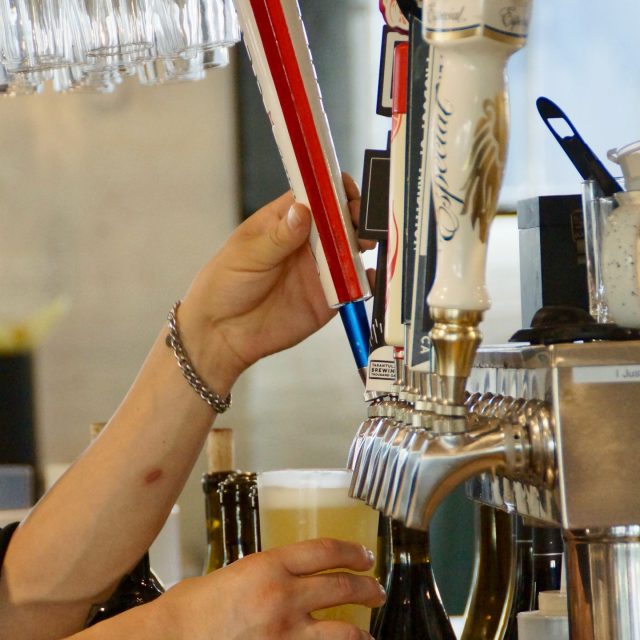 POV: You’re watching your beer be poured for $2 during Residents Night 🍺

Join us Monday–Wednesday for Extended Happy Hour from 3–9 PM, because great deals and good company are always on tap.

$2 draft beers
$3 Michelob Ultras & Red Engines Dry Hazy

Good vibes, great drinks, and your neighborhood spot waiting for you. See you at the bar!

#residents #happyhour #parque1055 #santapaula #drinkspecials