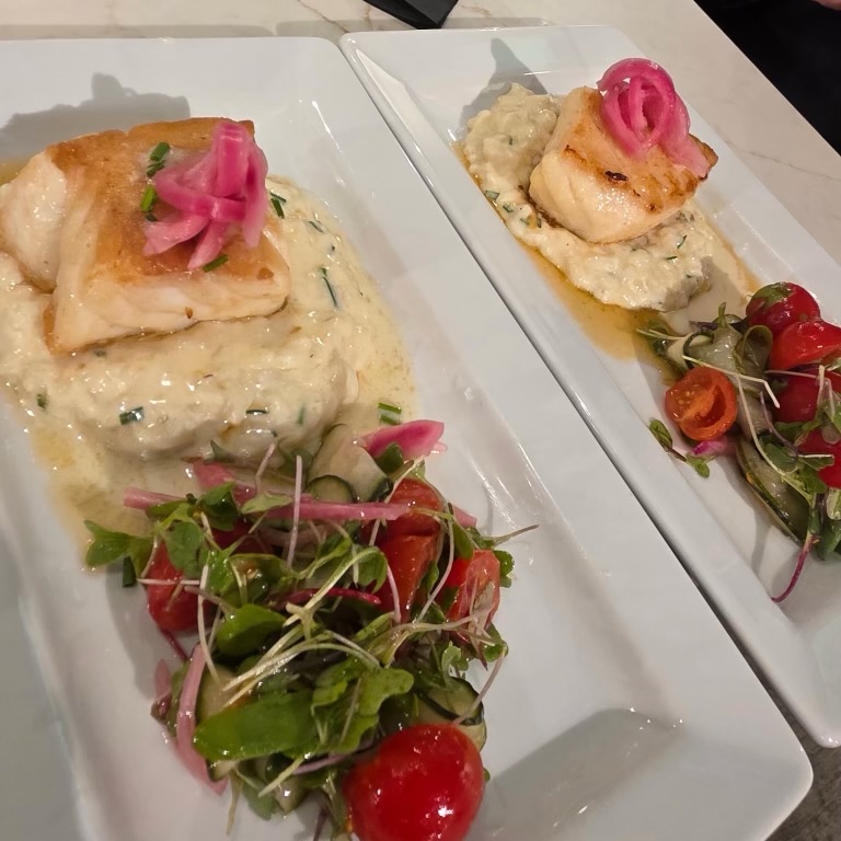 Treat Mom to something special this weekend at Parque 1055 🌷✨

Our Mother’s Day dinner special features fresh halibut served over creamy risotto with a side salad. Elegant, comforting, and made with love.

Available for Mother’s Day weekend Saturday and Sunday while supplies last 💐

#parque1055 #mothersdaydinner #santapaula #eats #foodies