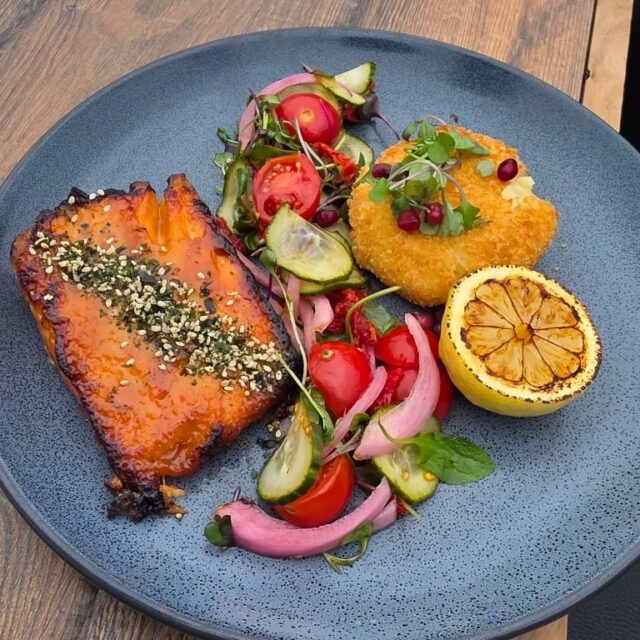 Weekend specials at Parque 1055 🍽️

Spinach Artichoke Flatbread
Miso Salmon
Shrimp Pesto Pasta

Come see us this weekend!

#parque1055 #venturacounty #805foodie #weekendspecials #supportlocalrestaurants