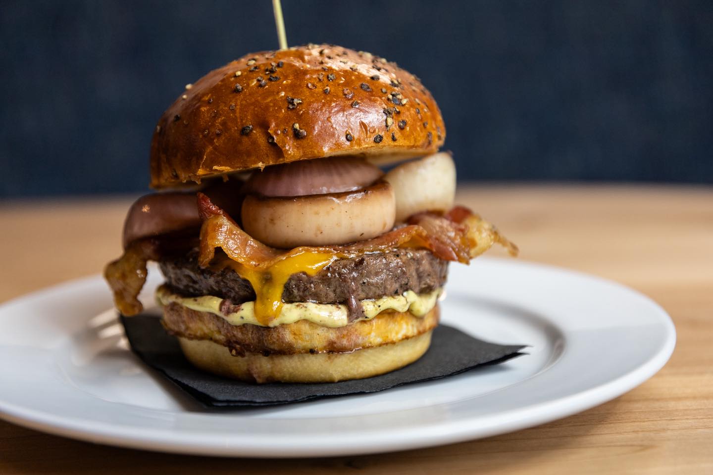 Happy National Burger Day 🍔🔥
Juicy burgers, cold drinks, and good vibes waiting for you at Parque. Come celebrate one of the best food holidays the right way. 🤍
#nationalburgerday #parque1055 #venturacounty #burgernight #foodiefinds