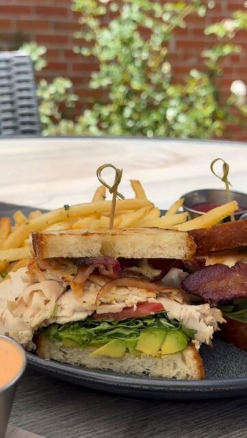 Start the weekend off right with our Club Sandwich stacked high and made with our housemade garlic aioli, just look at that layer of avocado! 🤩🥑

Join us for lunch today or order on DoorDash!

#parque1055 #santapaula #venturacounty #lunchgoals 
#foodiefinds