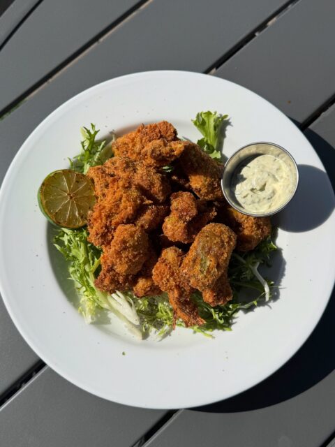 A little change to one of our favorites… 👀

Our artichoke hearts may look a little different next time you order them, but don’t worry! The flavor hasn’t changed.

We’re trying out a new presentation and want to hear what you think. Stop by, give them a taste, and let us know which version you prefer! 🌿✨

#parque1055 #santapaula #artichokehearts #foodiefinds #venturacounty
