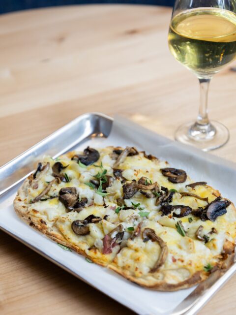 🍄🥔 One bite and you’ll see why it’s a Parque favorite.
Our Mushroom Potato Flatbread is layered with creamy Swiss cheese béchamel, roasted red potatoes, savory mushrooms, fresh garlic, and herbs for the perfect balance of rich, comforting flavors.
Pair it with a crisp glass of white wine, grab a seat on the patio, and let dinner take care of itself. 🍷✨
#santapaulaeats #venturacountyfood #parque1055 #flatbread #whitewine